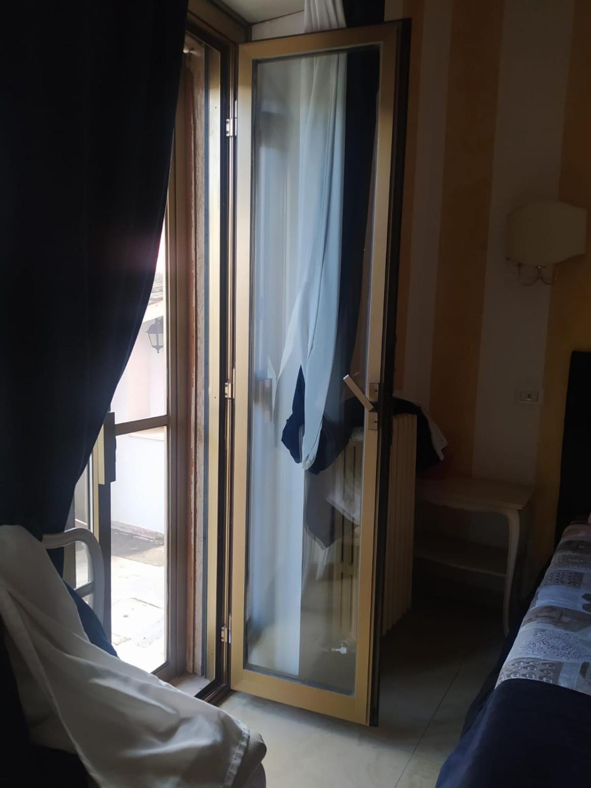 Fiumicinoa57 Bed & Breakfast Phòng bức ảnh